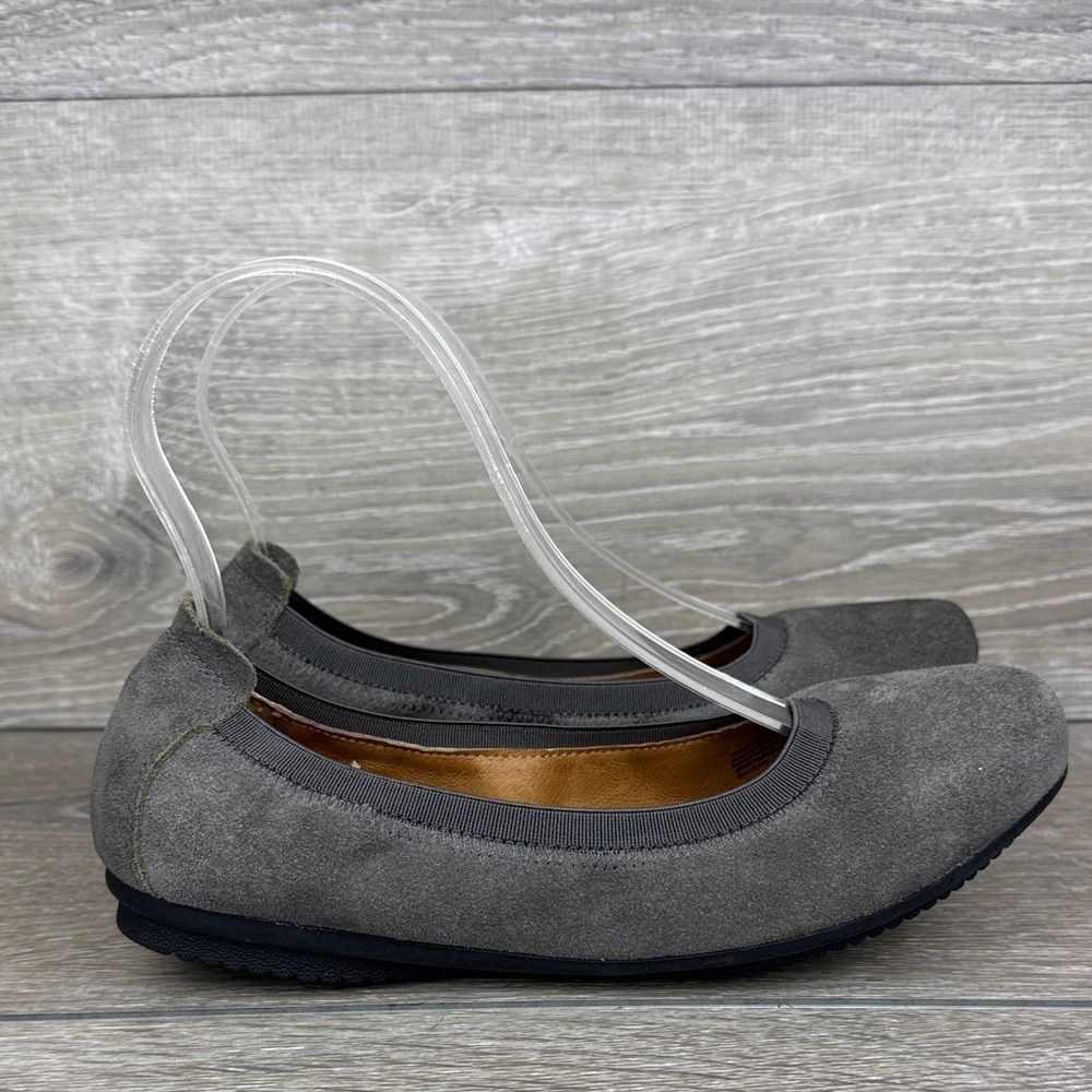 Josef Seibel Pippa33 Women’s Sz 7/EU 37 Gray Suede Slip On Ballet Flats